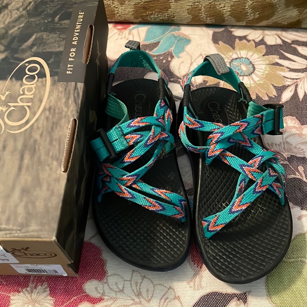 Kids Green Coral Purple Chaco sandals Size 11 named Mint Leaf